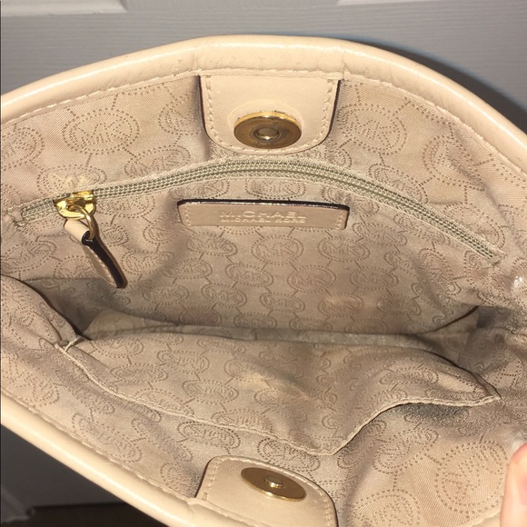 Michael Kors Crossbody - Picture 5 of 5